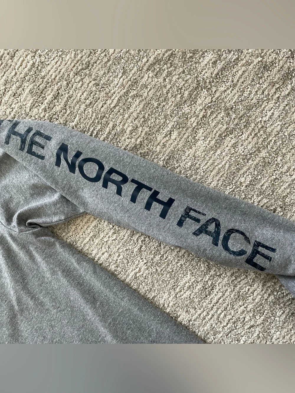 The North Face Logo Play Graphic Men's Crew Neck Long Sleeve T-Shirt Size Small